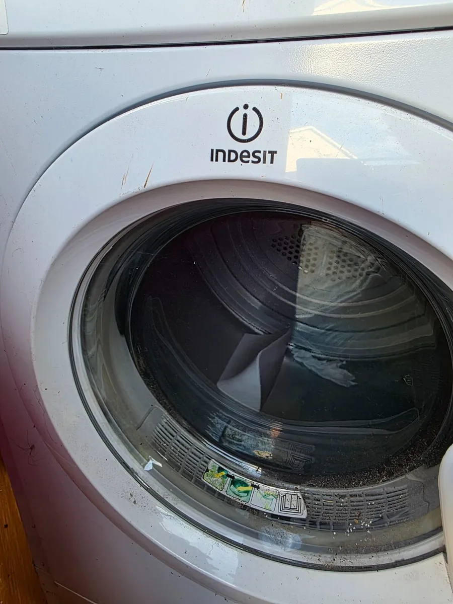 Indesit dryer 7kg (vented) - Image 2