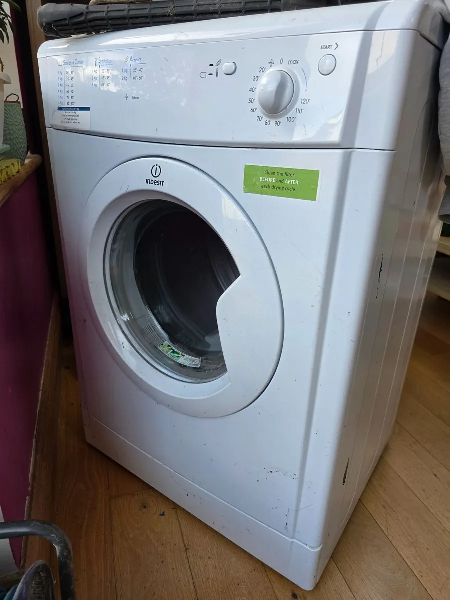 Indesit dryer 7kg (vented) - Image 4
