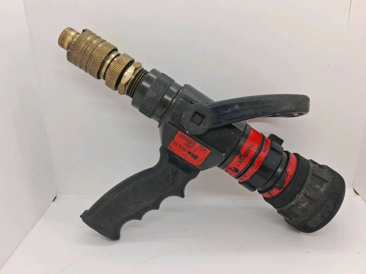 Postage - Nozzle 1 AKRON STYLE 1702 Turbojet- - Image 3