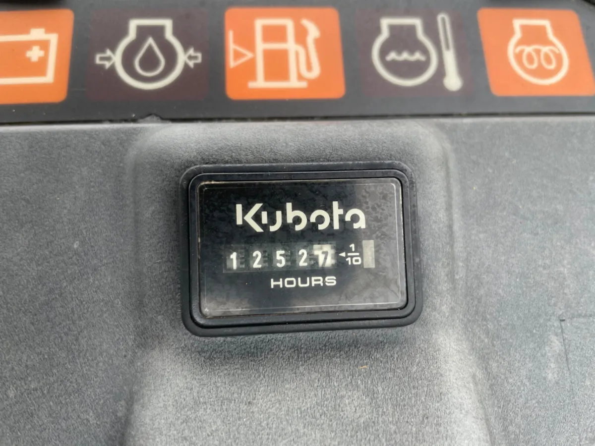 Kubota G21 ride on lawnmower - Image 4