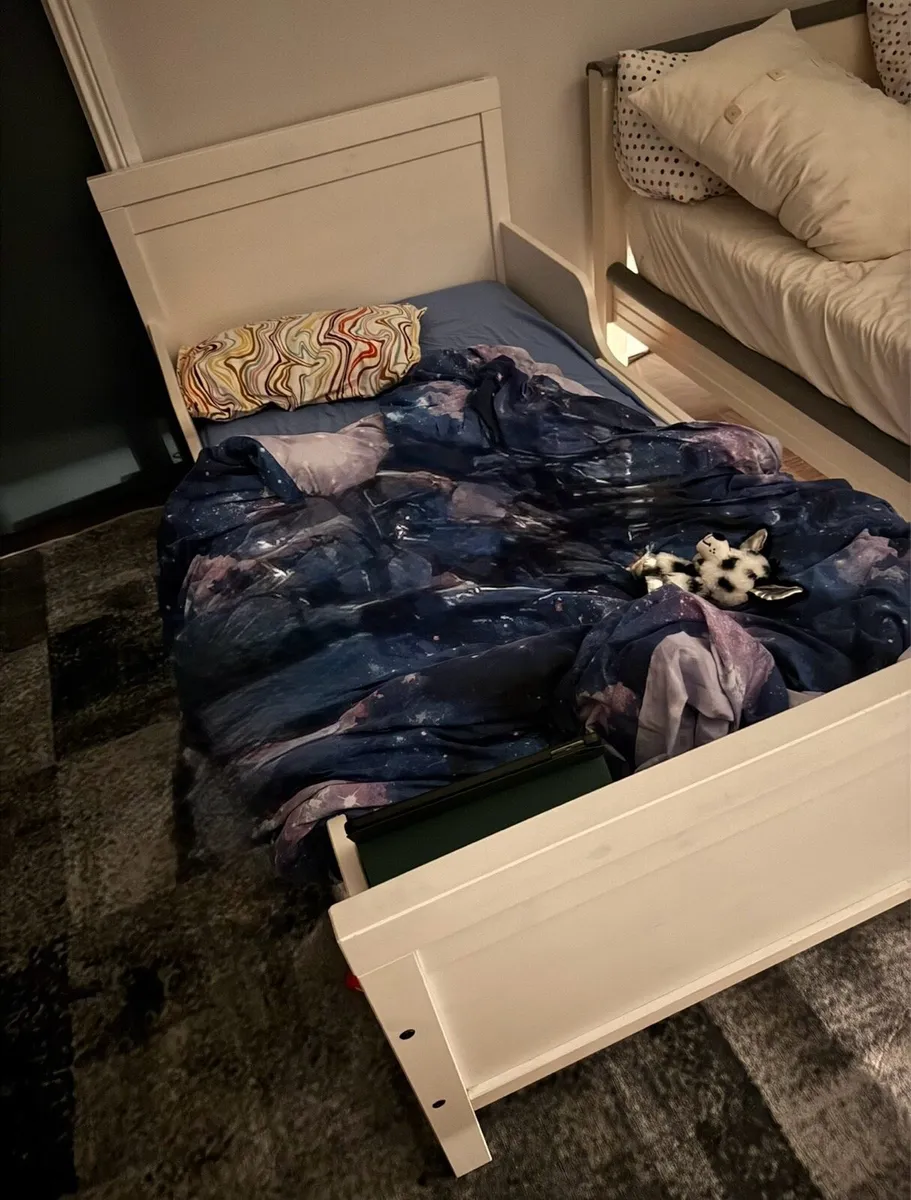 IKEA SUNDVIK Ext bed frame including mattress - Image 3
