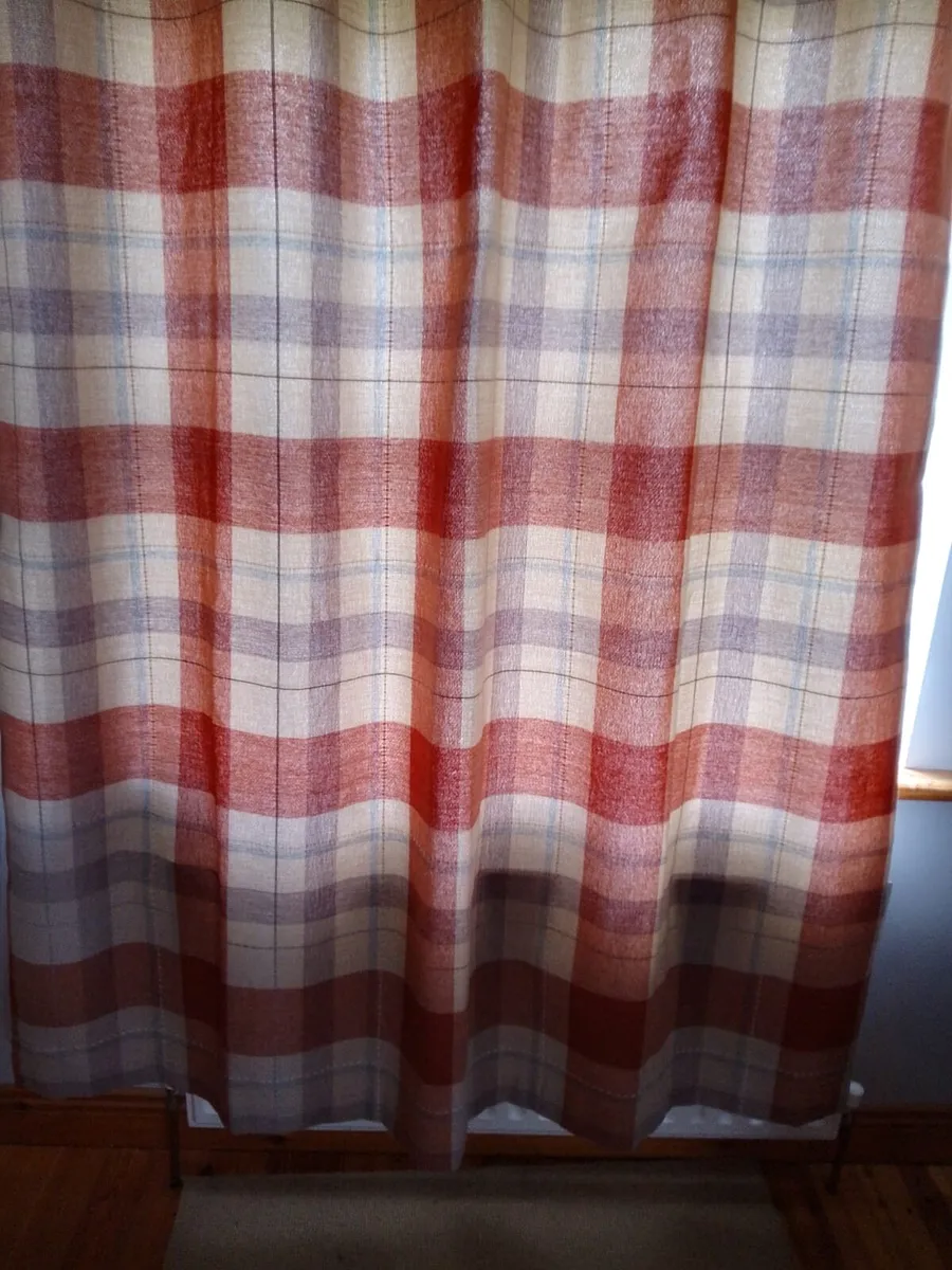 Curtains - Image 2
