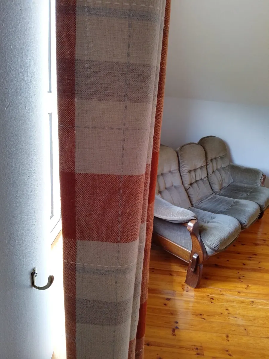 Curtains - Image 3
