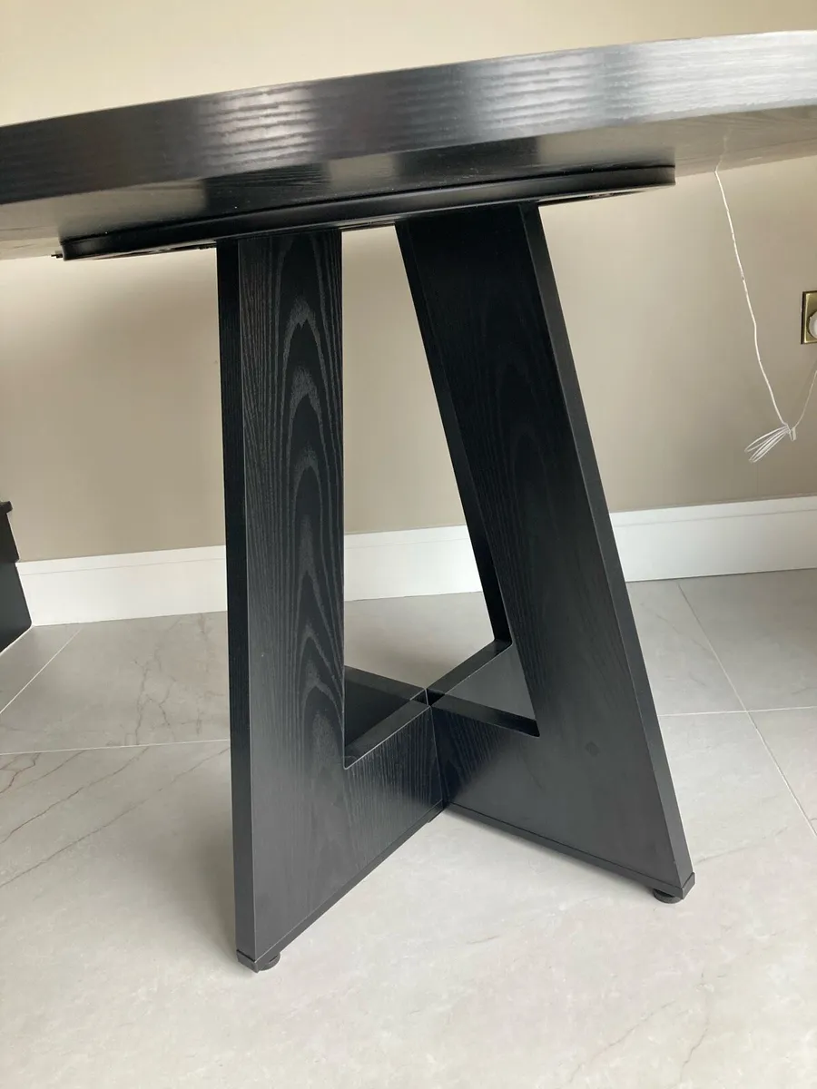 Dining table - Image 2