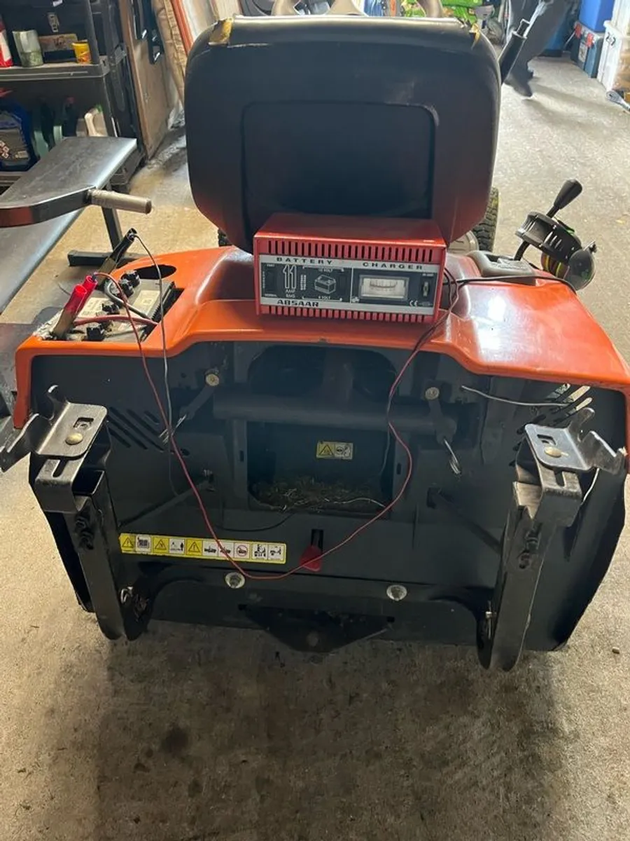 Ride on Mower - Image 3
