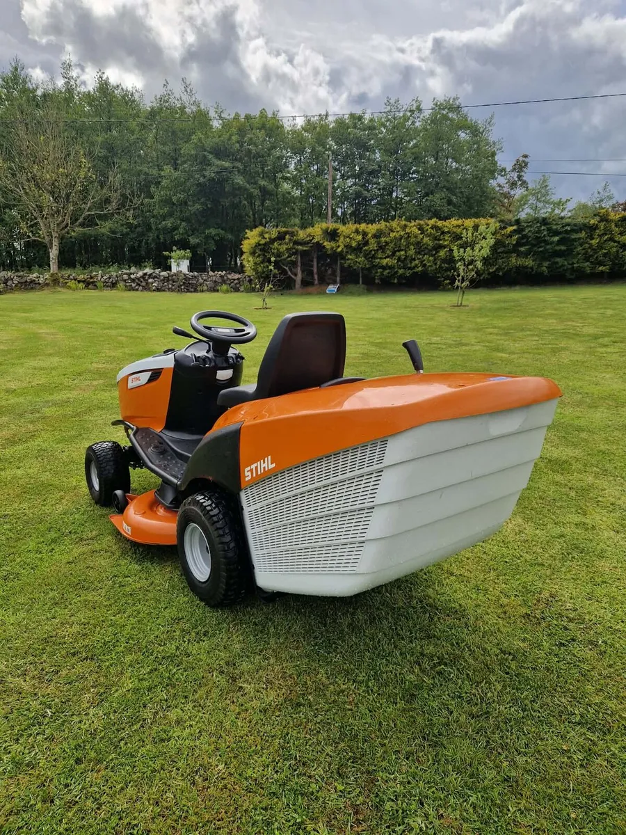 Drive on lawnmower - Image 2