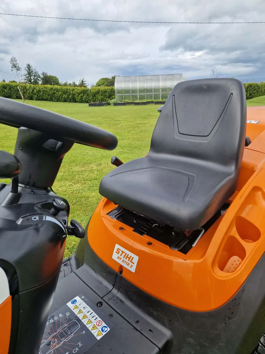Drive on lawnmower - Image 4