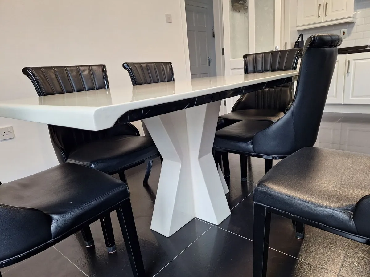 Dining table - Image 4