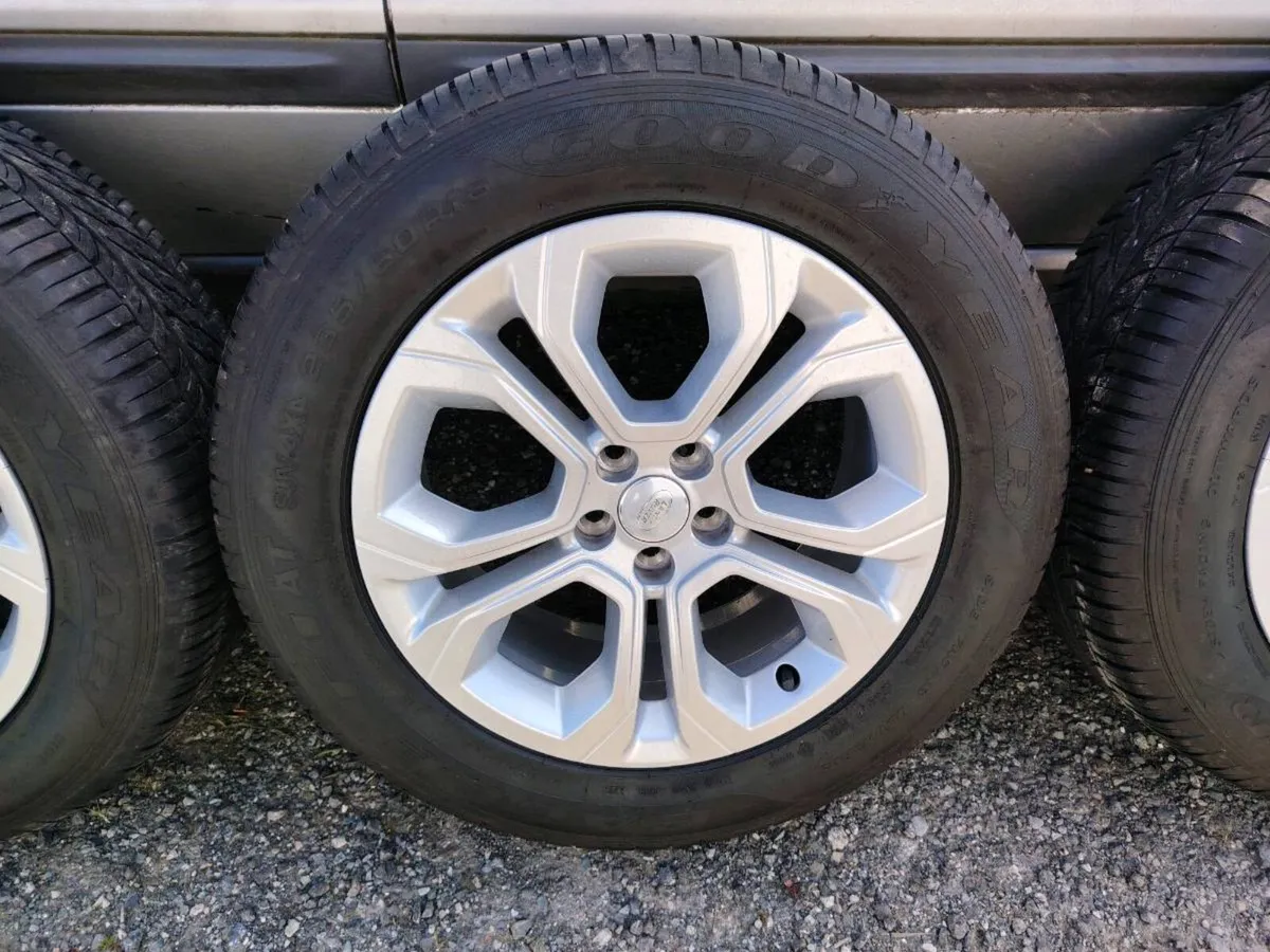 Range Rover alloys with Good Year tyres. 5x108 - Image 3