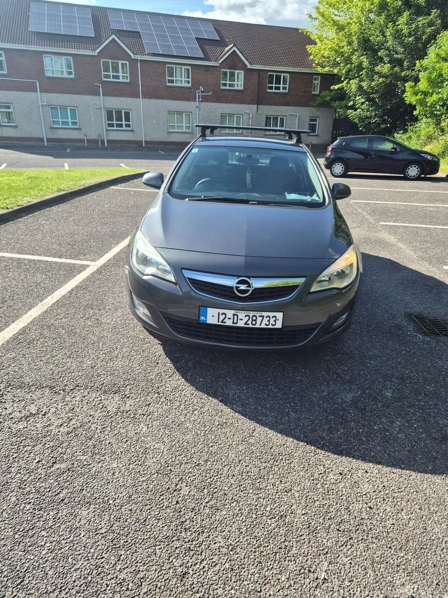 2 Opel Astra vans - Image 1