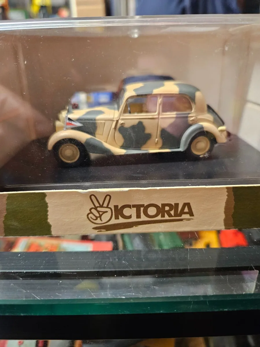 Corgi Victoria German WW2 Mercedes Staff Car - Image 2
