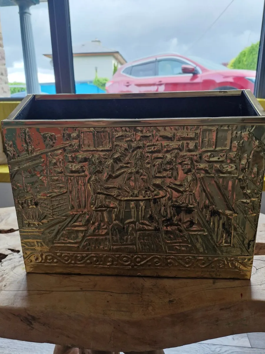 Vintage brass magazine rack - Image 4