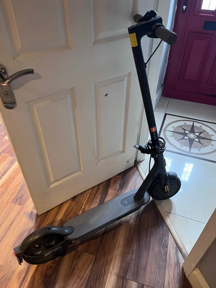 Mi Electric Scooter 1S - Image 2