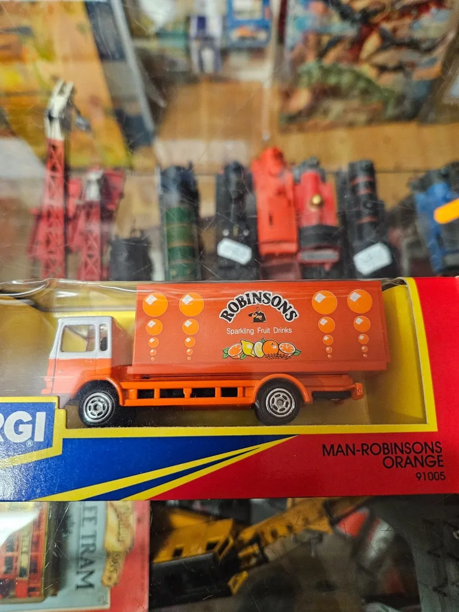 Corgi MAN Robinsons Truck - Image 2