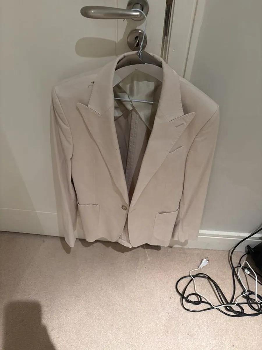 Reiss stone Putney suit, worn only once to a wedding. Beautiful suit - Image 3