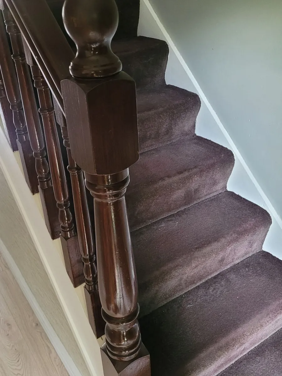 Wooden Ballustrade in good condition - Image 3