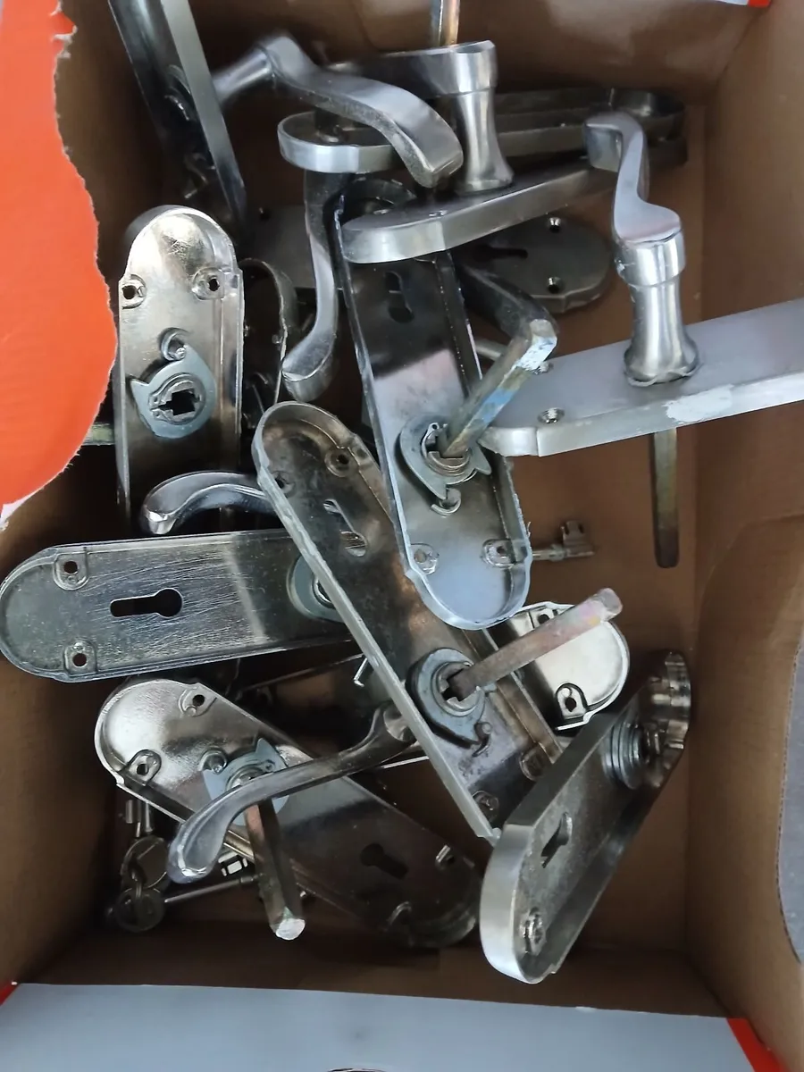 Door handles - Image 2
