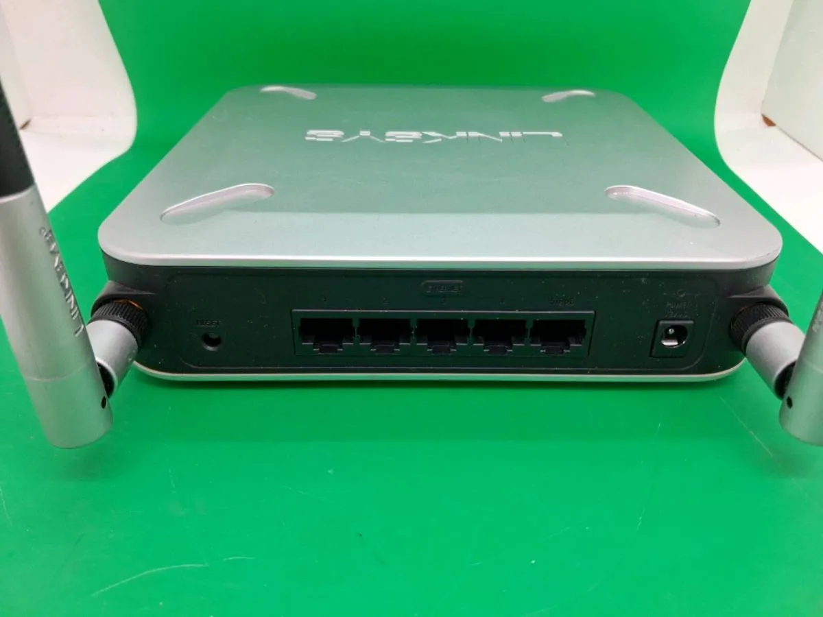 Postage - Linksys Cisco WET200 Wireless Ethernet B - Image 4