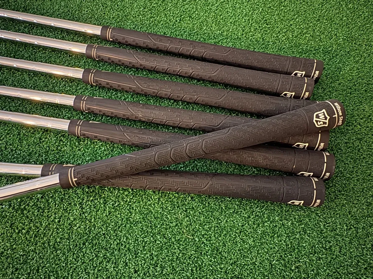 RH Men Wilson D250 club sets (+1 inch) - Very good - Image 3