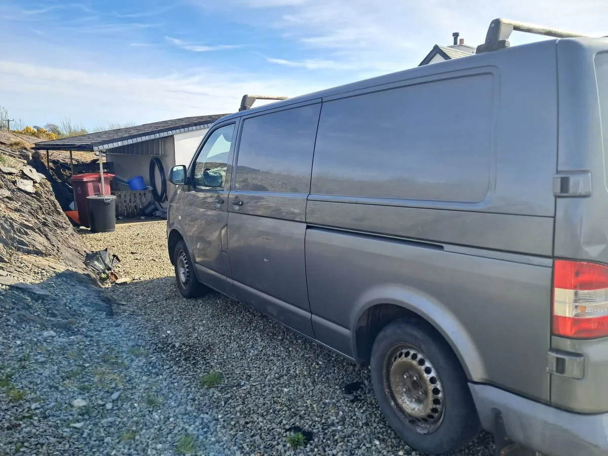 Volkswagen Transporter 2010 - Image 2