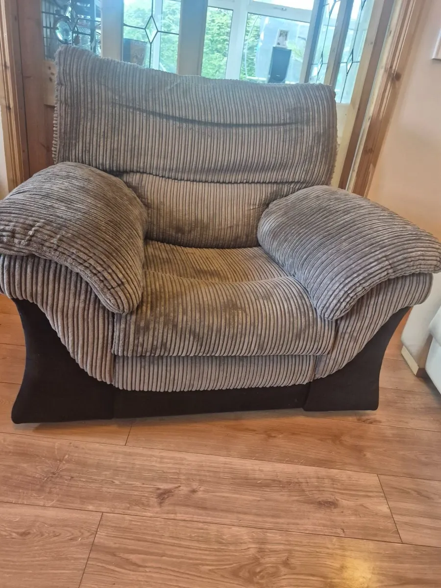 Premium cream leather Sofa-3 seater. 1 grey Chair - Image 3