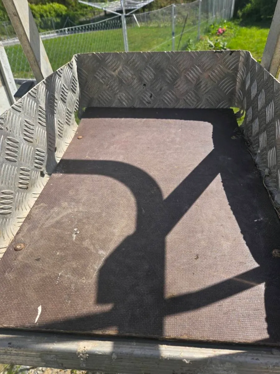 Ladder - Image 4