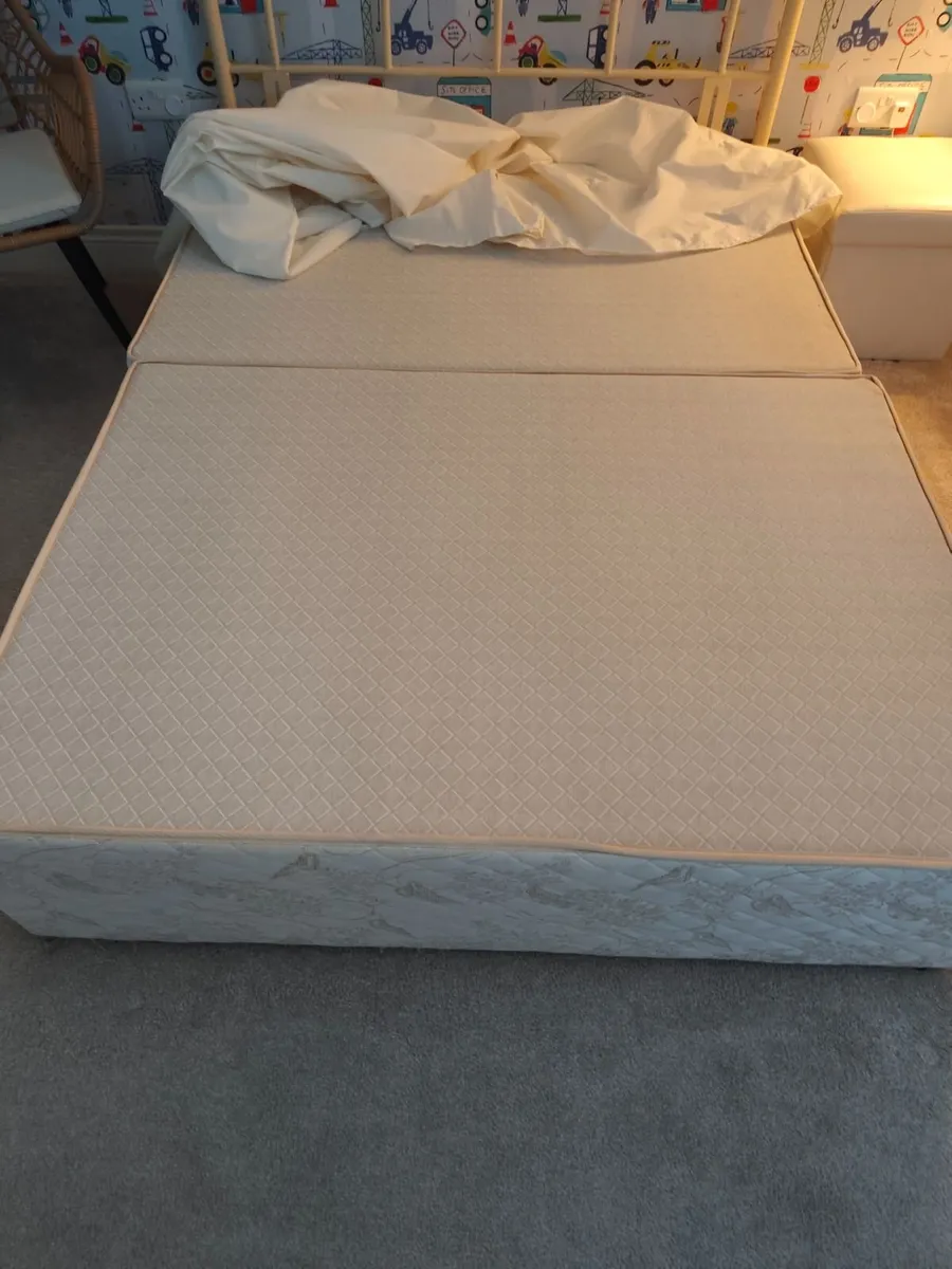 Bed - Image 1