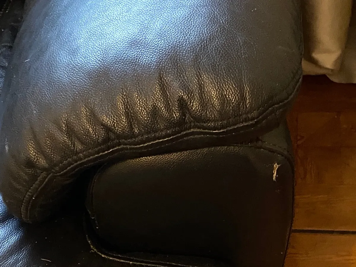 Suite of furniture - Image 2