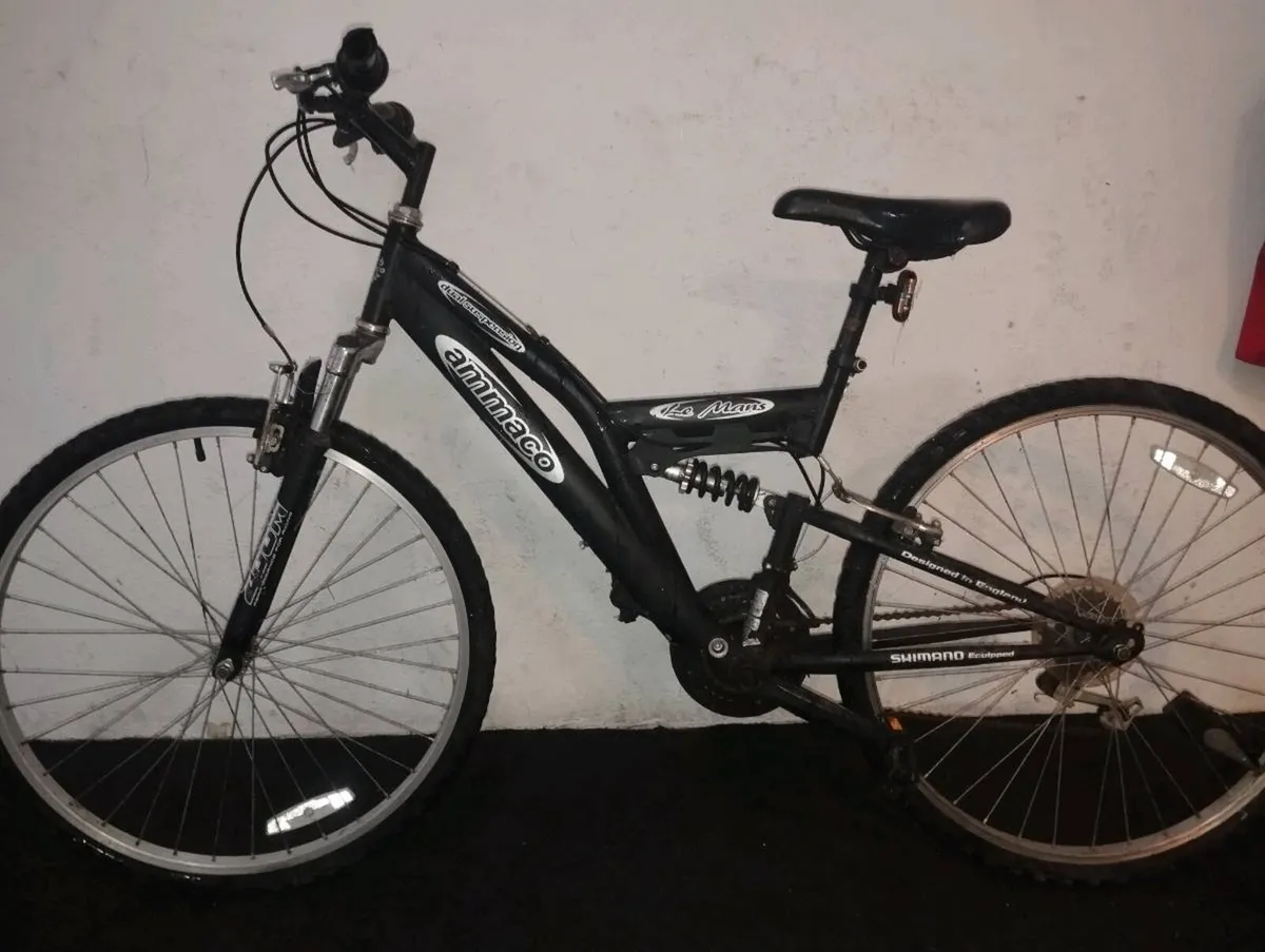 Boys 24inch bike - Image 2