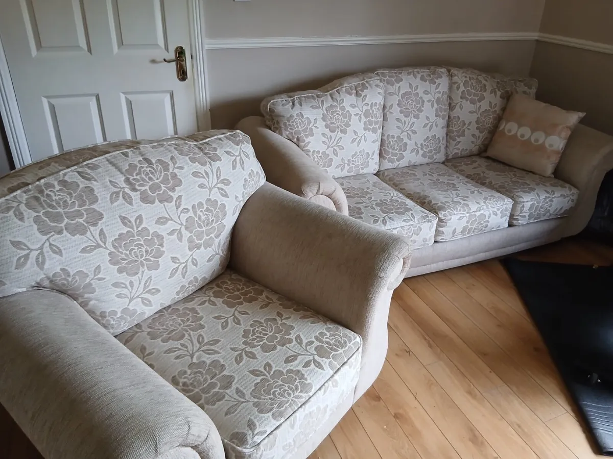 3 seater + armchair - Image 2
