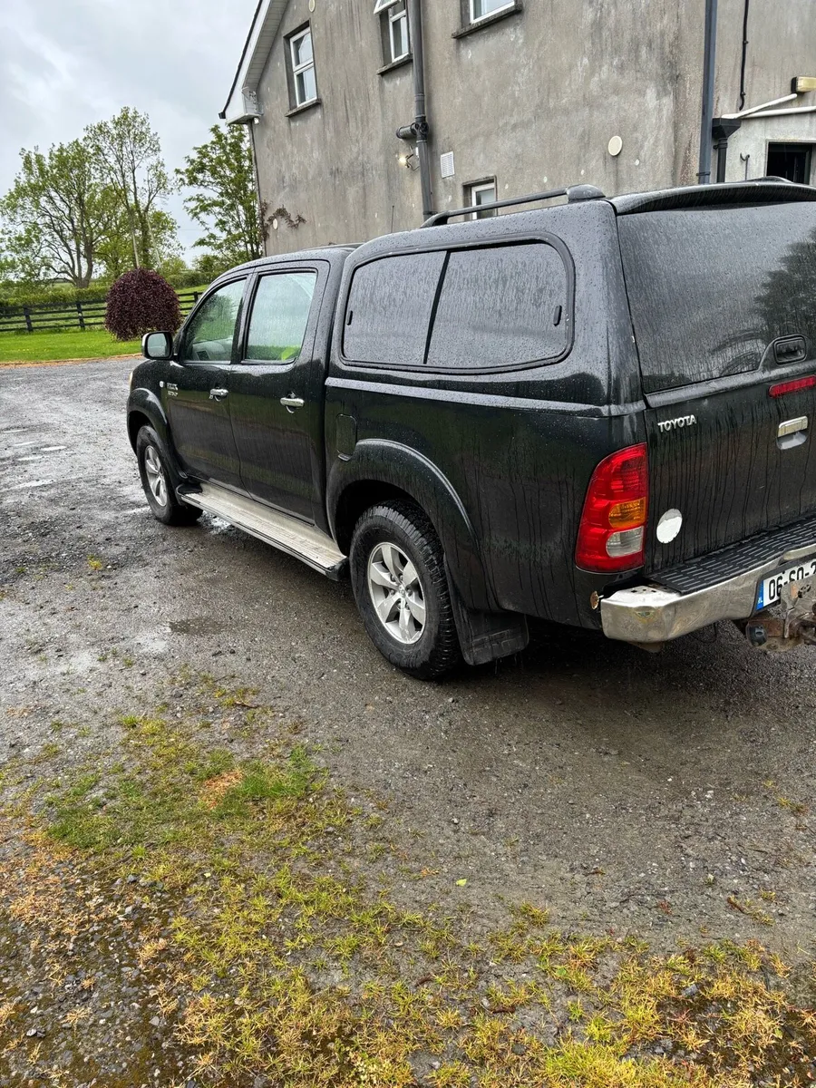 Toyota hilux - Image 3
