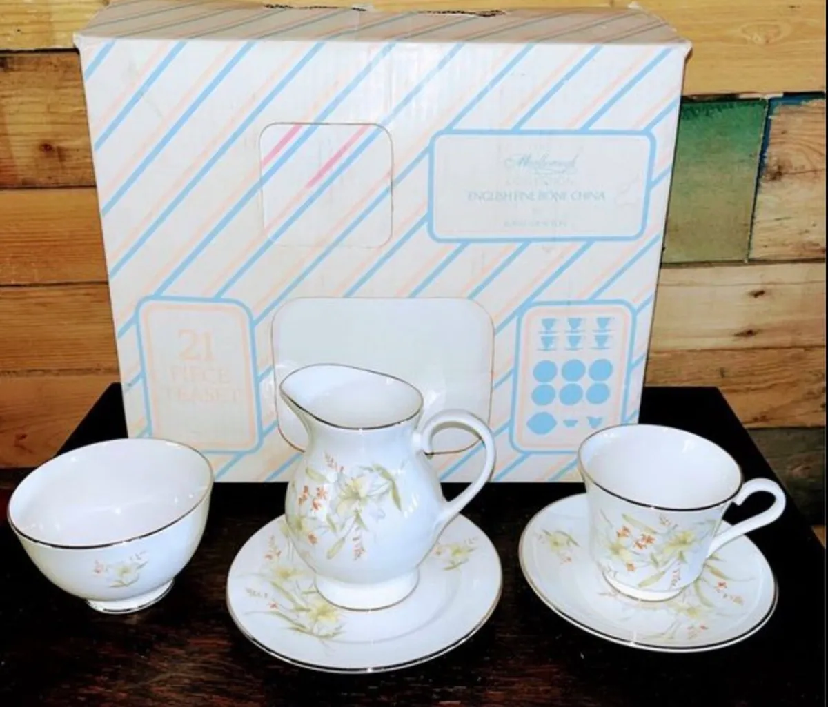 Vintage 21 piece tea set