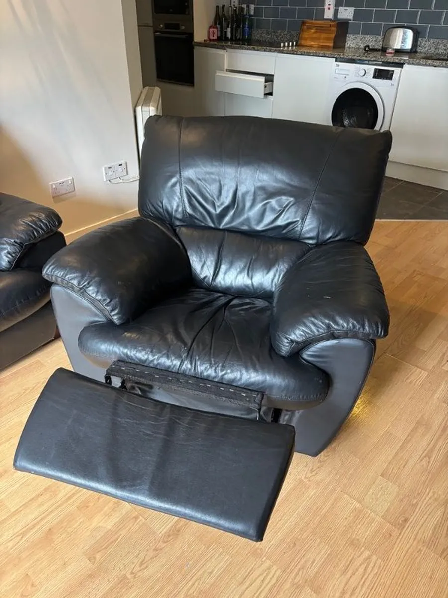 Black Leather Sofa & Recliner - Image 4