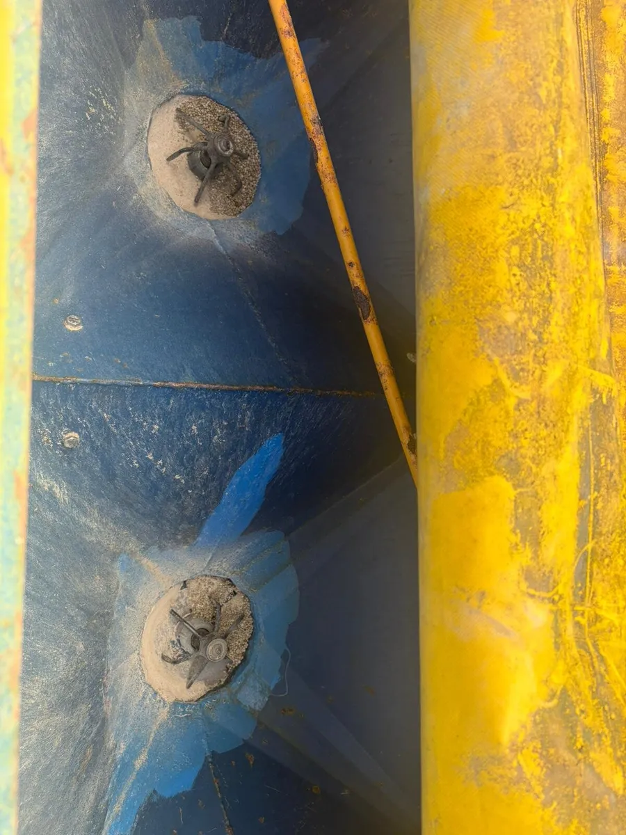 Fertilizer spreader - Image 4
