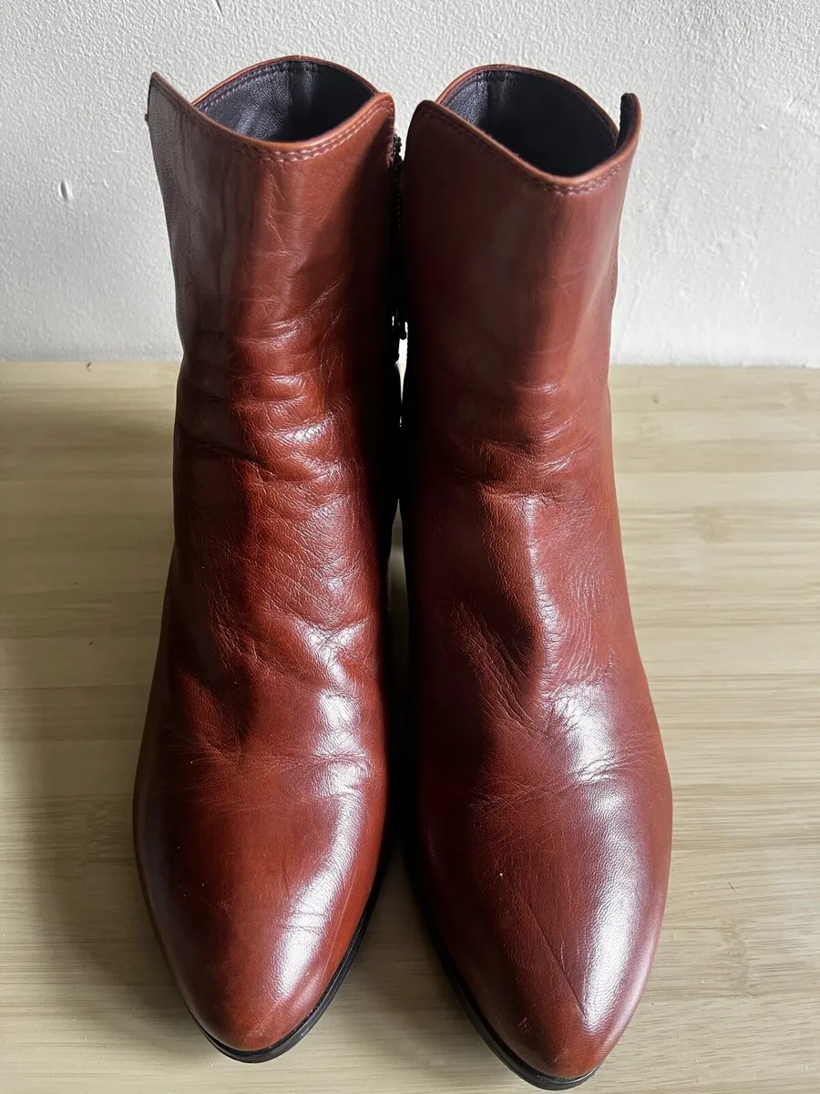 Everybody by BZ tan boots - Image 1