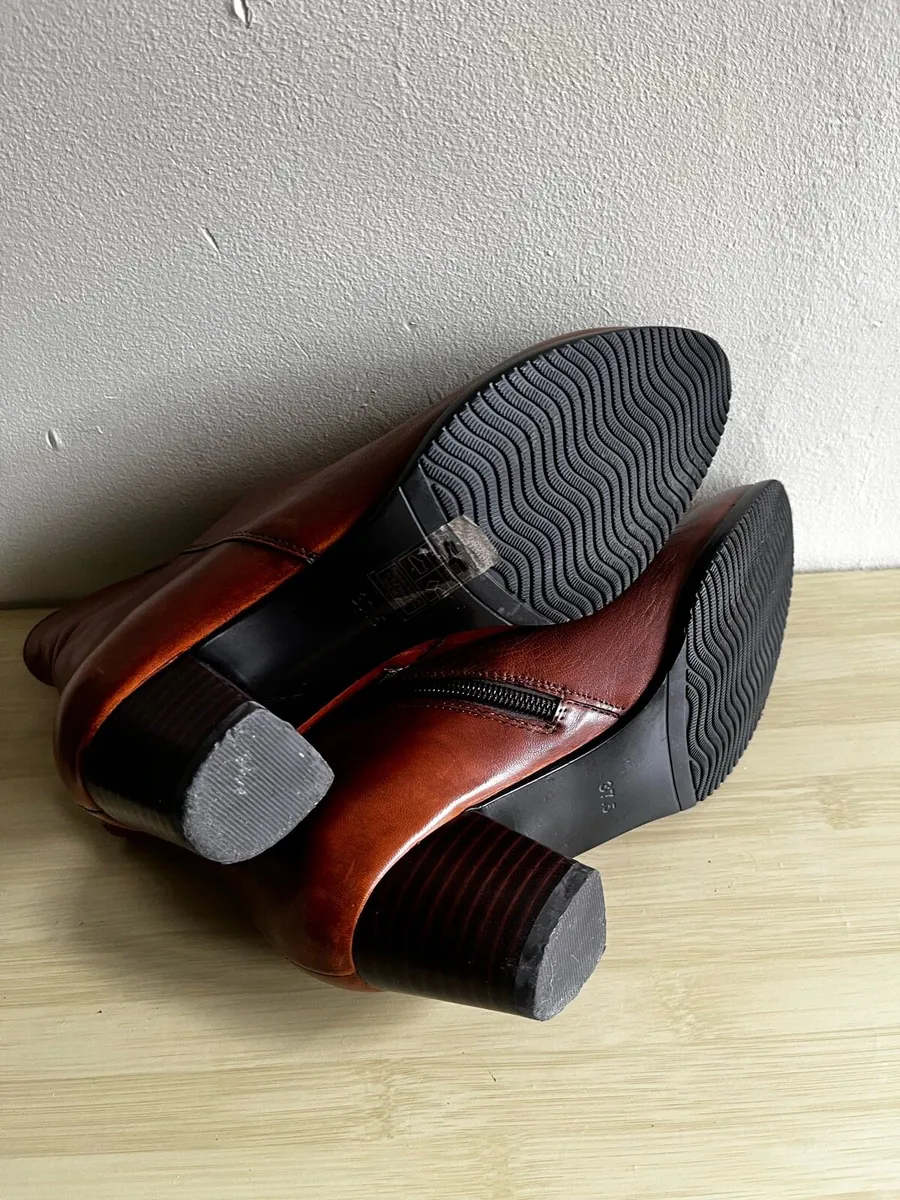 Everybody by BZ tan boots - Image 3