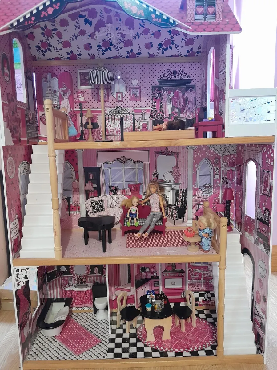 Doll house - Image 1