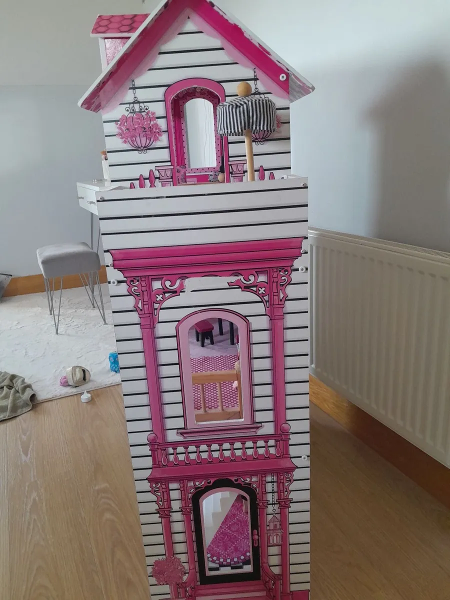 Doll house - Image 2