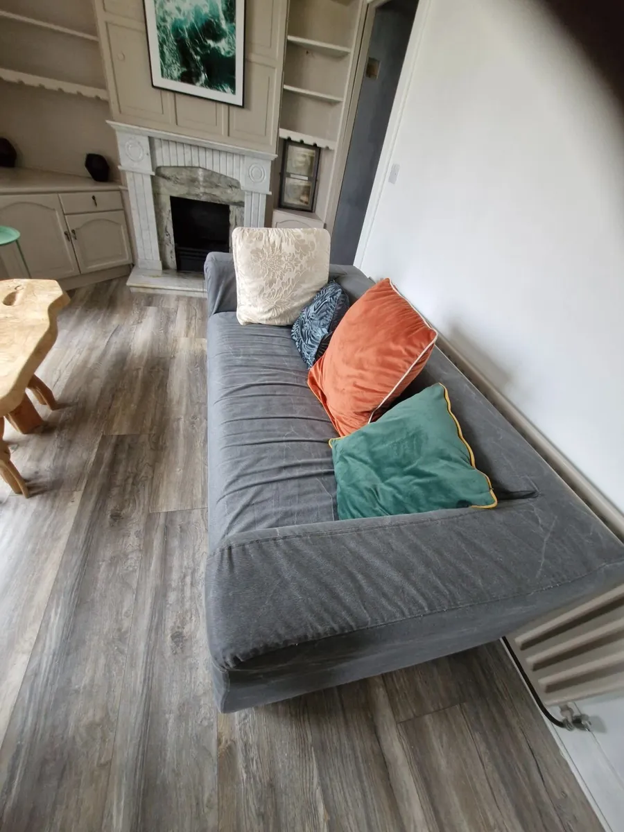 Couch - Image 4