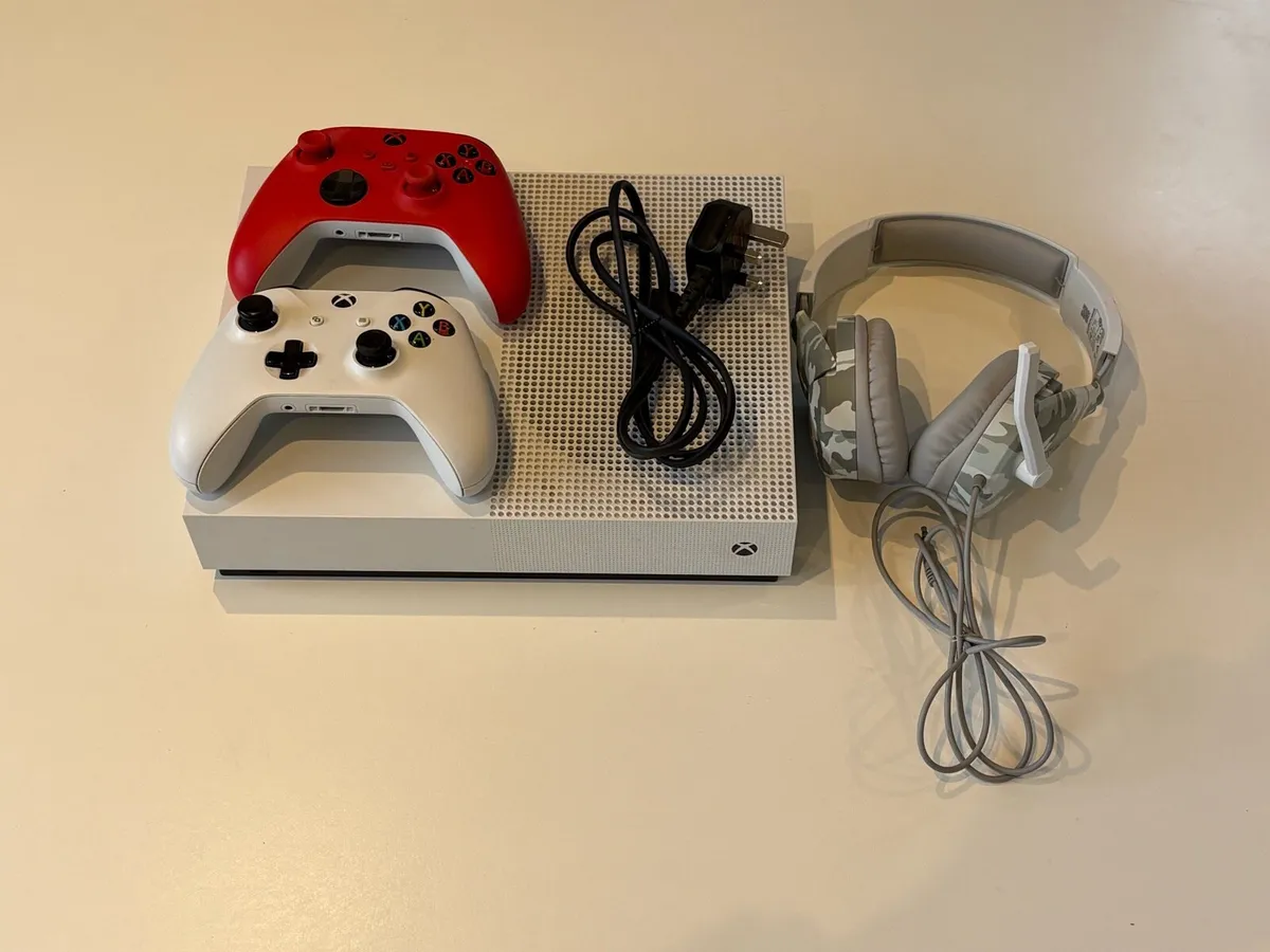 Xbox One S - Image 1