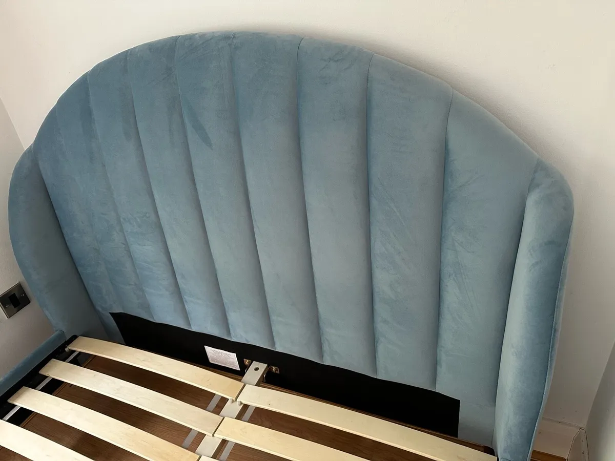 Velvet light blue double bed with mattress - Image 2