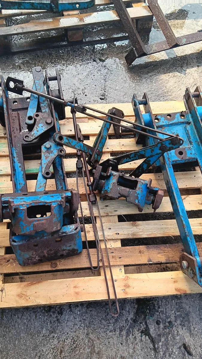 Ford parts - Image 1