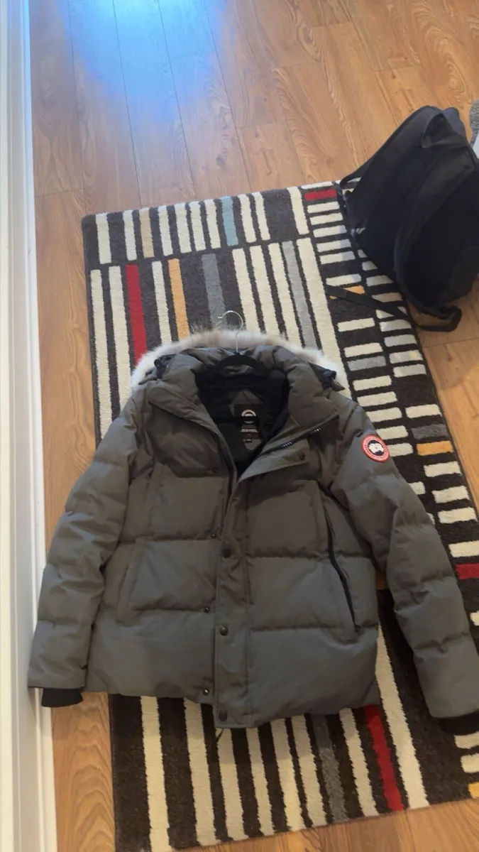 Canada goose Wyndham - Image 1