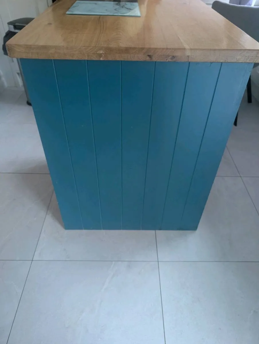Kitchen Island - Image 2