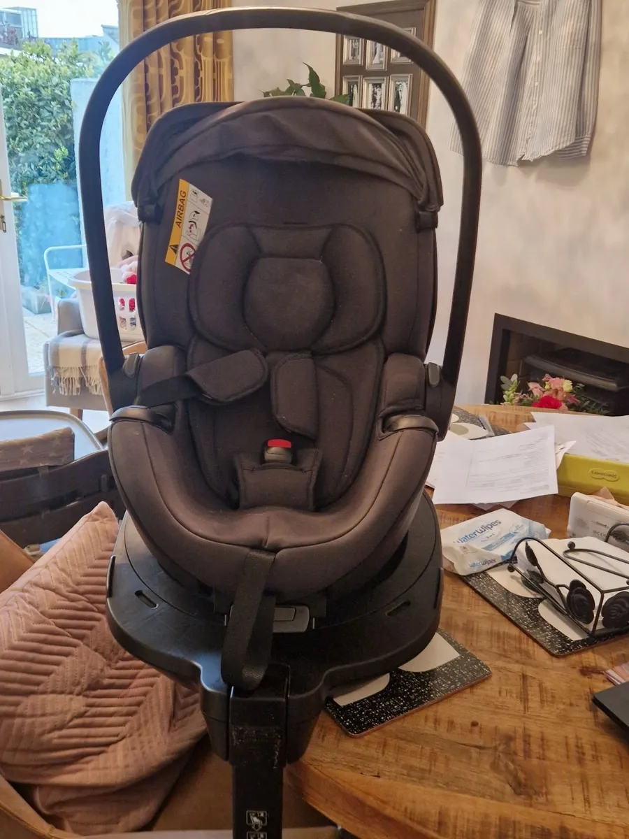 Britax Romer Swivel Spin Car Seat & Base - Image 1