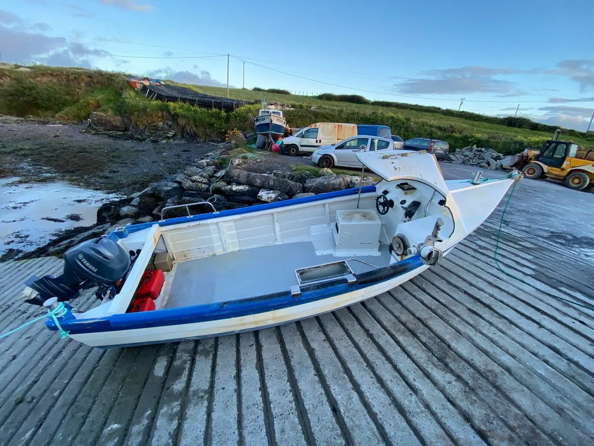 Fishing boat - Image 1