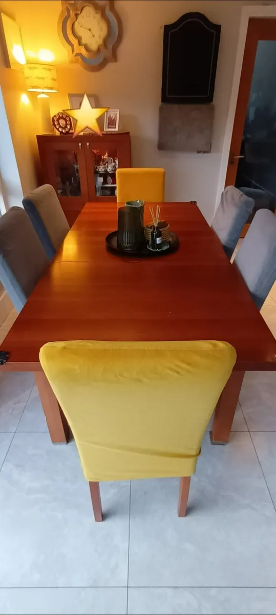 Dining Table and chairs - Image 2