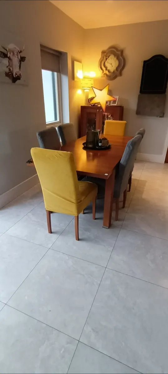 Dining Table and chairs - Image 1