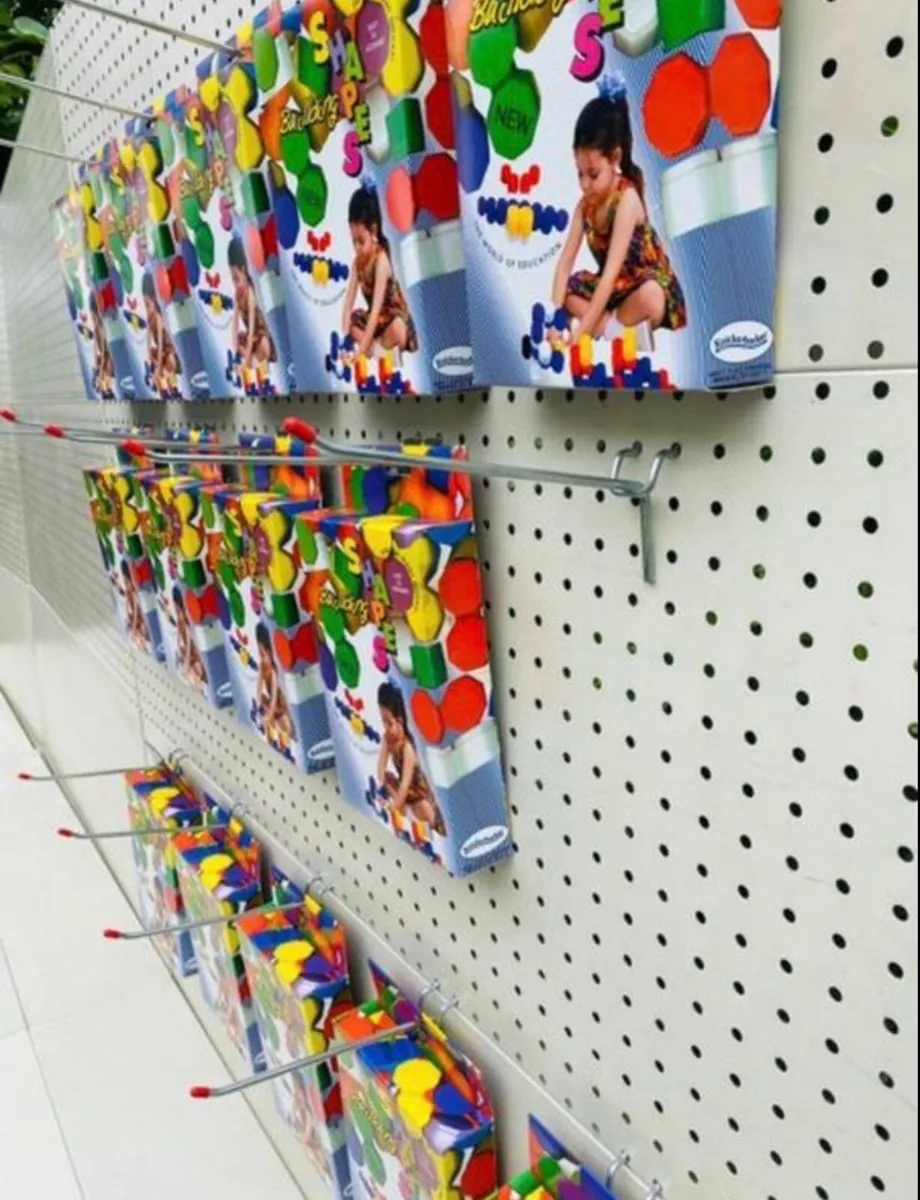 10 METER / 30FT SHOP DISPLAY PEGBOARD - Image 2