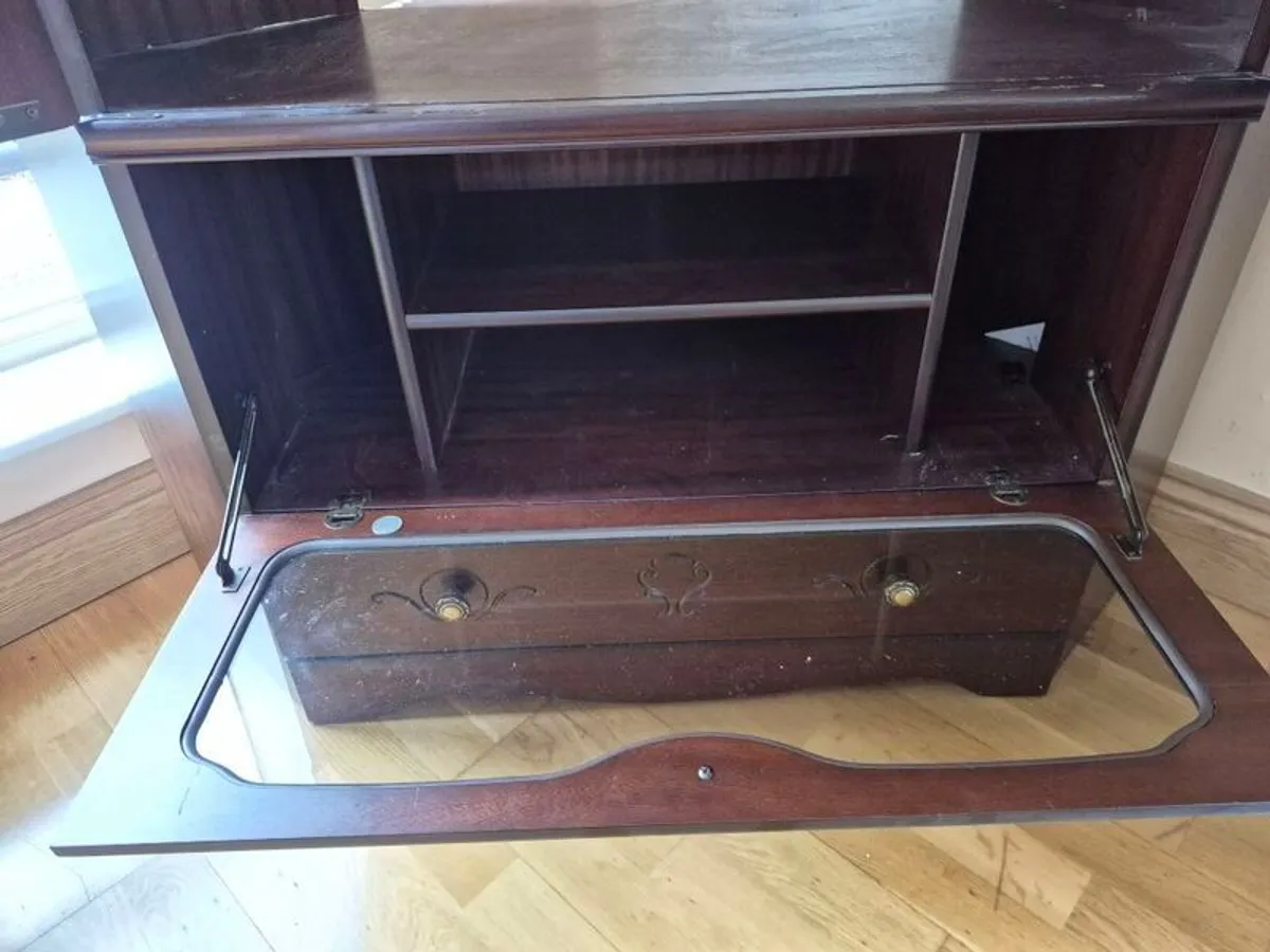vintage mahogany corner TV unit - Image 3